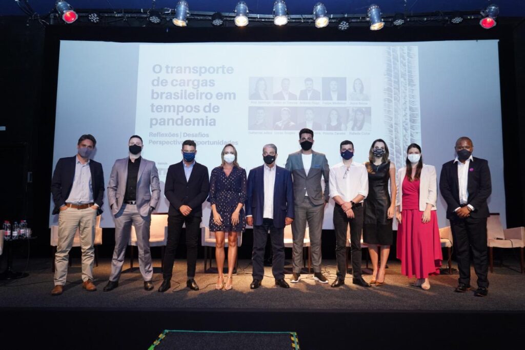 PRESIDENTE FRANCISCO PELUCIO PARTICIPA DO LANÇAMENTO DO LIVRO: “TRANSPORTE DE CARGAS BRASILEIRO EM TEMPOS DE PANDEMIA” EM SÃO PAULO